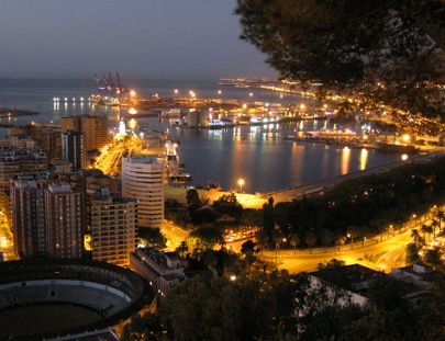 Malaga bij nacht